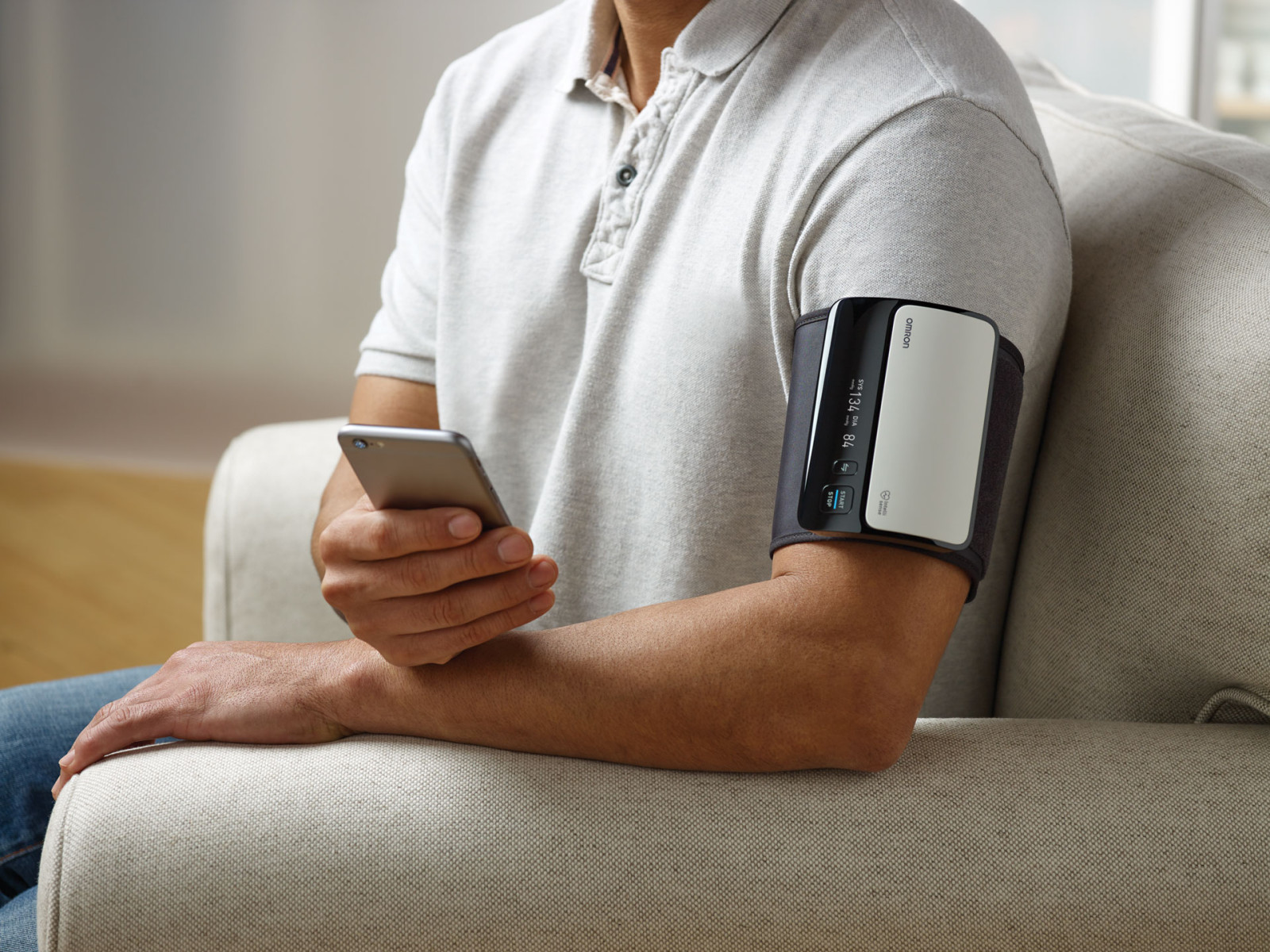 Evolv Upper Arm Blood Pressure Monitor - Lifestyle | OMRON